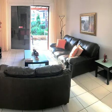 Owls Nest Townhouse Tatil Evi Pafos