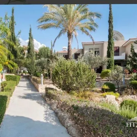 بيت للعطل Owls Nest Townhouse *